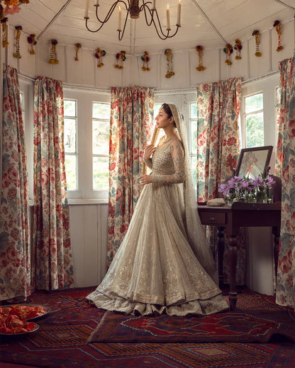 Anamta ivory double layered tulle pishwas
