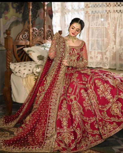 Faiza Saqlain Arusa deep red bridal lehenga
