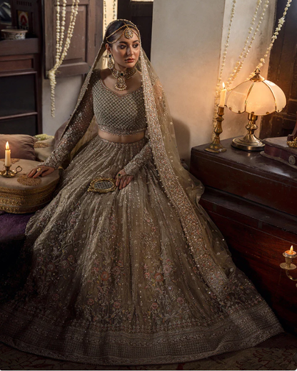 Faiza Saqlain Mah embellished bridal dupatta