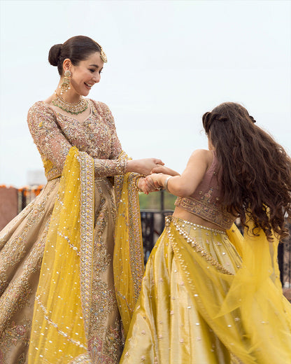 Mahveen inspired Pakistani bridal lehenga with yellow dupatta