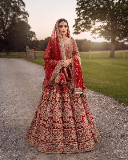 Faiza Saqlain Raeni red bridal lehenga