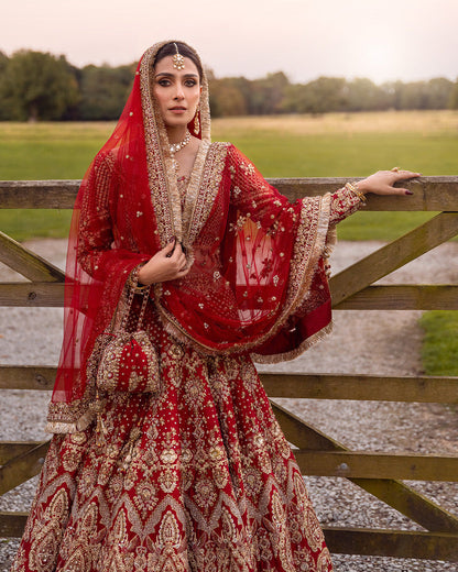 Faiza Saqlain Raeni bridal ensemble with dupatta
