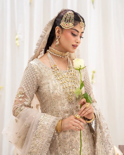 Faiza Saqlain – Safak