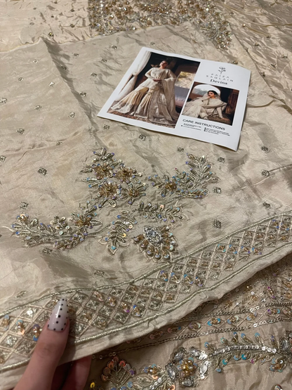 Faiza Saqlain – Devina