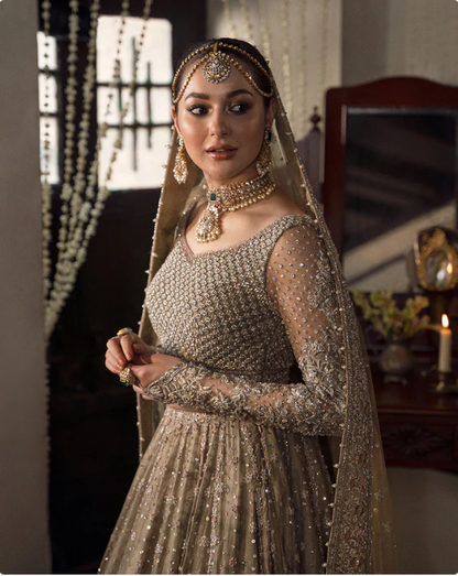 Mah hand embroidered Pakistani bridal outfit