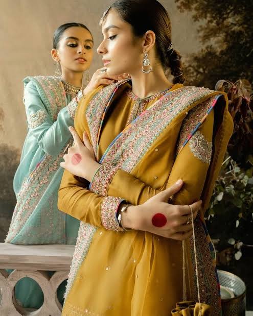 Hussain Rehar inspired Arasti ensemble