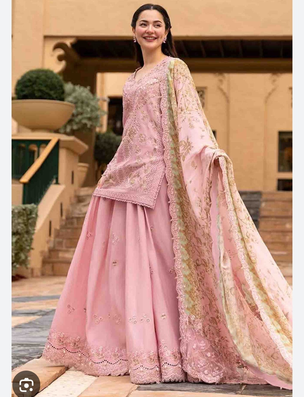 Faiza saqlain lawn