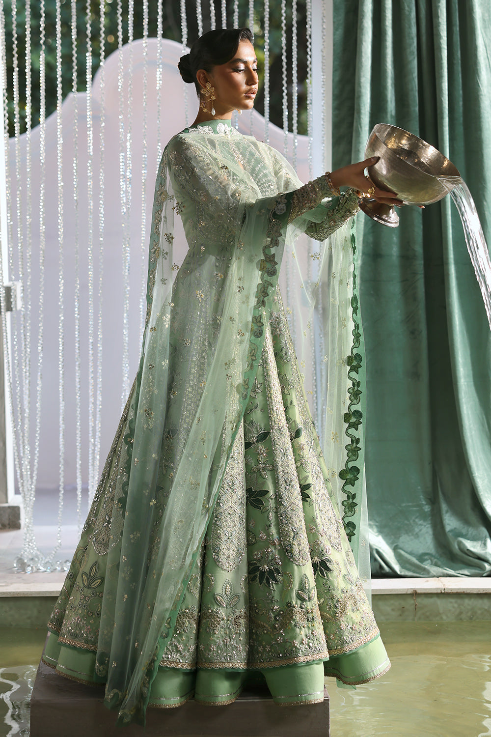 Soraya Lirien Pakistani formal Pishwas